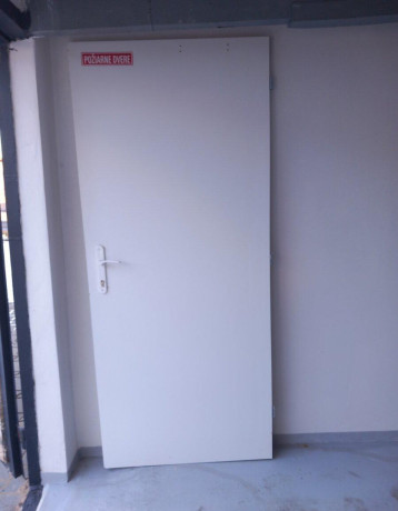 protipoziarne-dvere-80197-prave-poziarny-uzaver-big-2