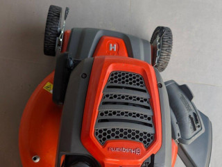 husqvarna-lc-356v-motorova-kosacka-s-pohonom