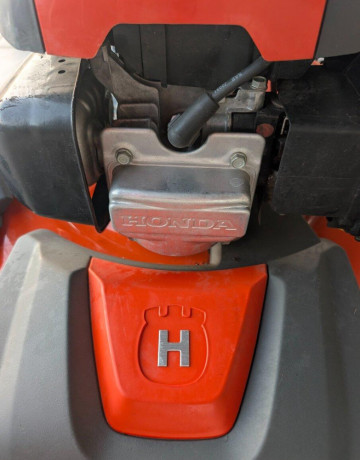 husqvarna-lc-356v-motorova-kosacka-s-pohonom-big-1