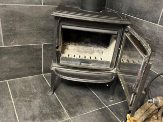 jotul-f-100-eco-ll-bp-se-cierny-lak