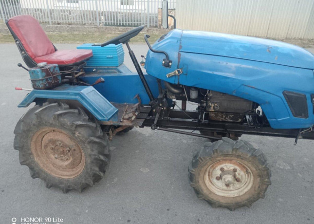 traktor-zubr-big-1