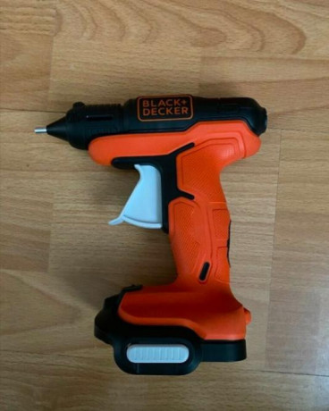 12v-rodina-black-decker-tavna-pistol-big-0