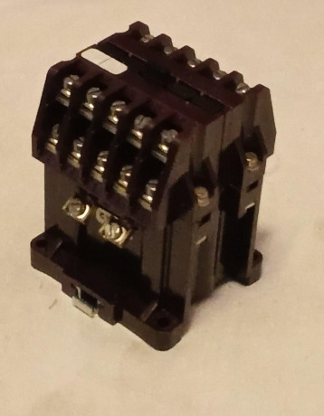 pomocne-rele-rp-301-220v-zpa-trutnov-big-0