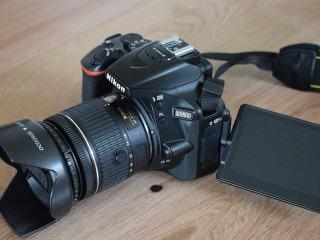 nikon-d5600-wifi-bt-dotykdis