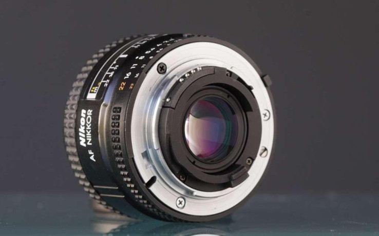 objektiv-na-nikon-af-nikkor-24-mm-f28d-big-3