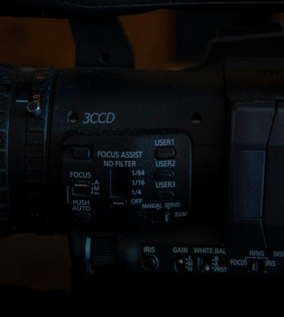 panasonic-ag-hmc151e-big-3
