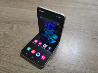 samsung-flip-3-5g-256gb-v-top-stave-nema-ziadne-znamky-pouzi