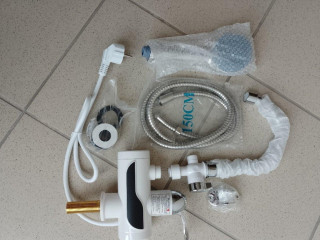 prietokovy-ohrievac-vody-so-sprchovou-hlavicou