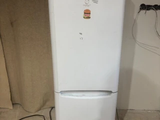predam-kombinovanu-chladnicku-indesit-150-cm-249-eur