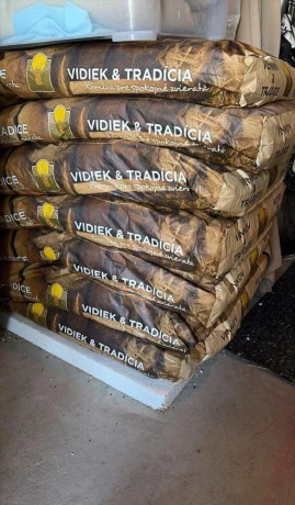 predam-krmivo-pre-nosnice-zn-vidiek-a-tradicia-big-1