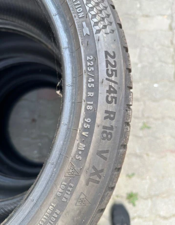 zimne-pneu-comtinental-24545r18-big-4