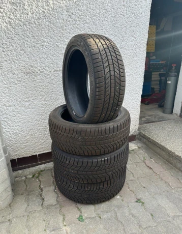 zimne-pneu-comtinental-24545r18-big-0