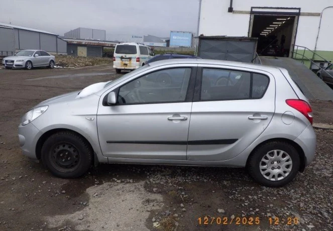rozpredam-hyundai-i20-12-2012-g4la-big-1