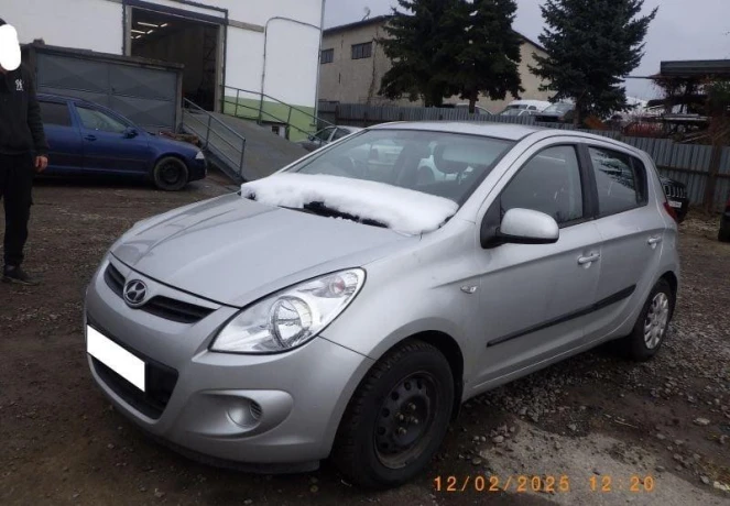 rozpredam-hyundai-i20-12-2012-g4la-big-2