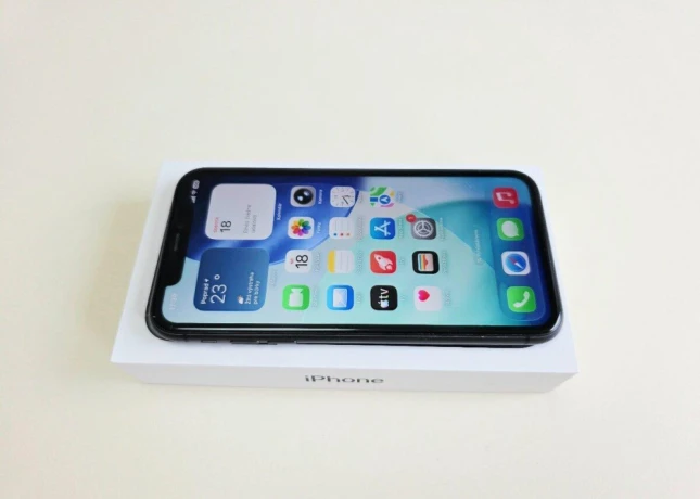 apple-iphone-11-128gb-black-baterka-100-big-2