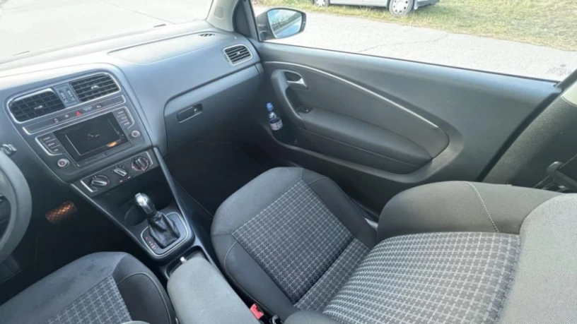 volkswagen-polo-hatchback-66kw-automat-big-2
