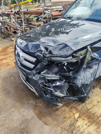 mercedes-benz-glk-havarovany-big-1