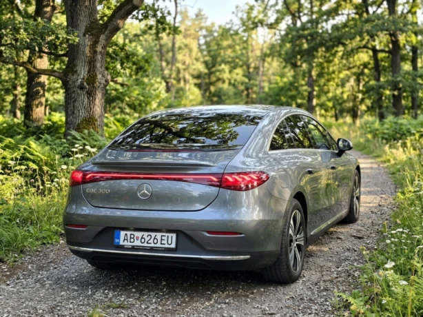 mercedes-benz-eqe-300-na-predaj-big-1