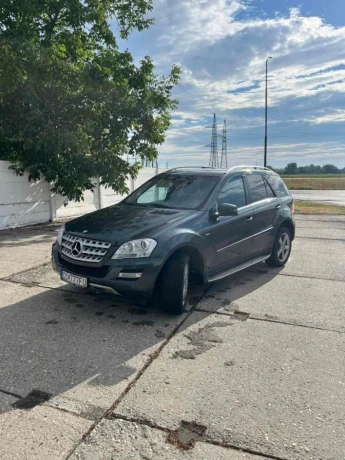 mercedes-benz-ml-300-cdi-big-2