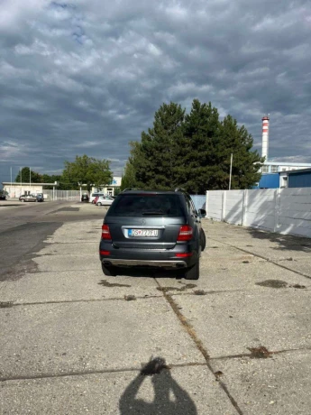 mercedes-benz-ml-300-cdi-big-3