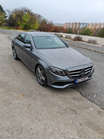 mercedes-e-trieda-sedan-143-kw-automat-rv-102019-big-0