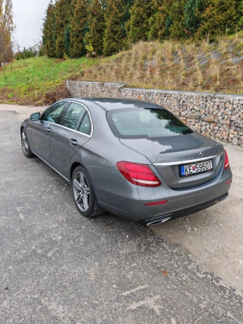 mercedes-e-trieda-sedan-143-kw-automat-rv-102019-big-3