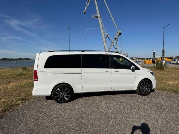 mercedes-benz-v-trieda-v300-4matic-airmatic-luxusne-sedacky-2-rad-big-2
