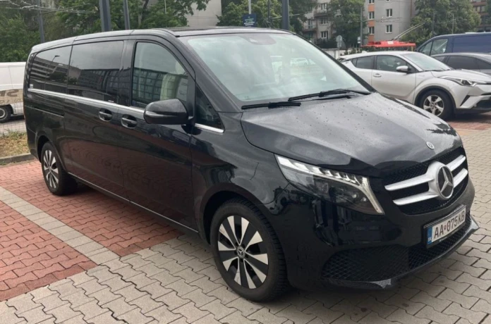 mercedes-benz-v-trieda-220dm-extralong-big-1