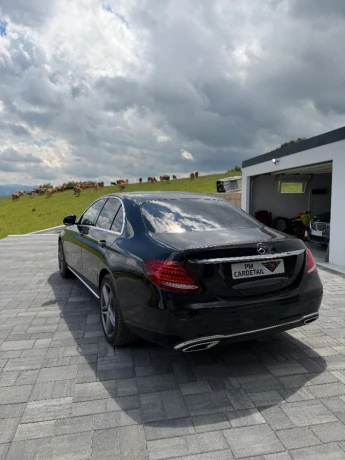 mercedes-benz-e-trieda-e220cdi-9g-matic-big-1