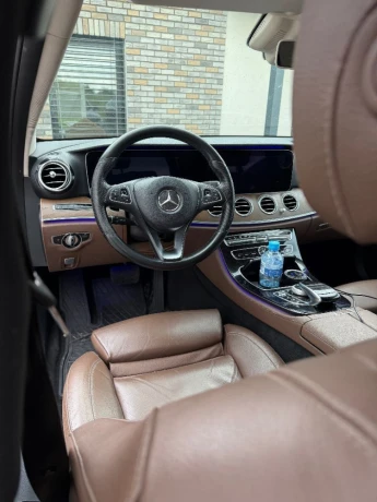 mercedes-benz-e-trieda-e220cdi-9g-matic-big-2