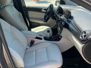 mercedes-benz-b-trieda-200cdi-bieli-exklsive-packet