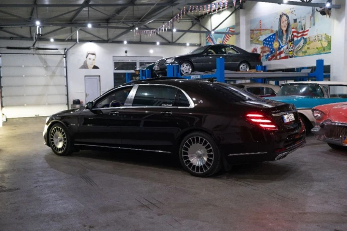 mercedes-benz-maybach-s-560-4matic-big-2
