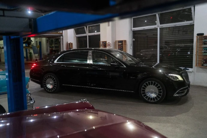 mercedes-benz-maybach-s-560-4matic-big-0