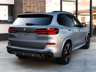 bmw-x5-m60i