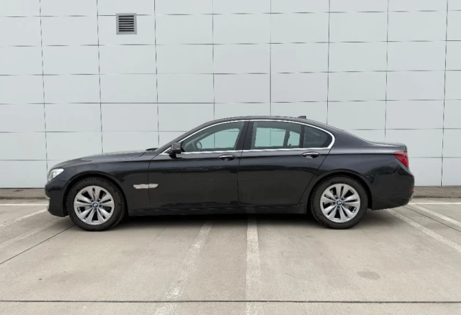 bmw-rad-7-740d-xdrive-230kw-f01-lci-big-0