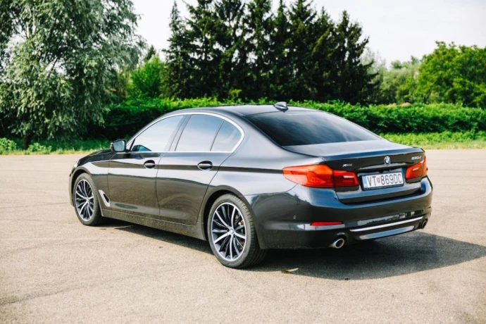 bmw-rad-5-530d-xdrive-at-195kw265hp-a8-big-3