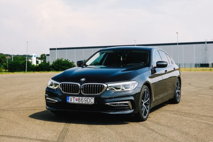 bmw-rad-5-530d-xdrive-at-195kw265hp-a8-big-1