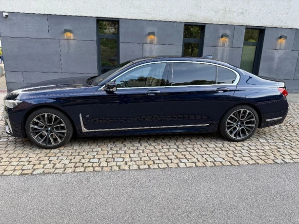 bmw-rad-7-750li-xdrive-at-390kw530hp-a8-big-1
