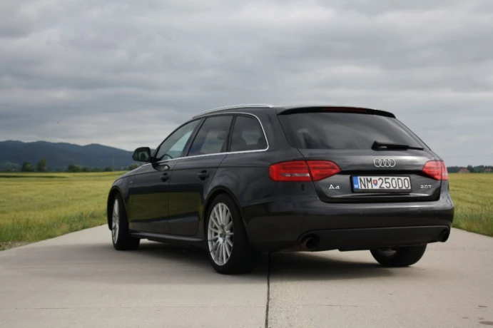 audi-a4-avant-20-tfsi-s-line-big-2