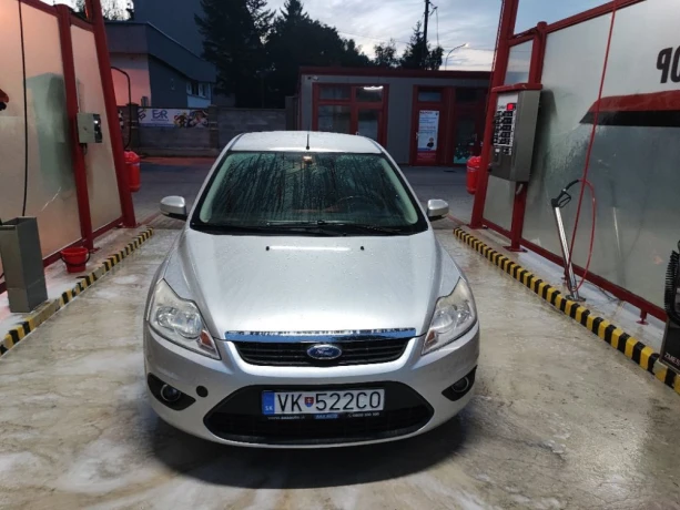 ford-focus-kombi-mk2-big-3