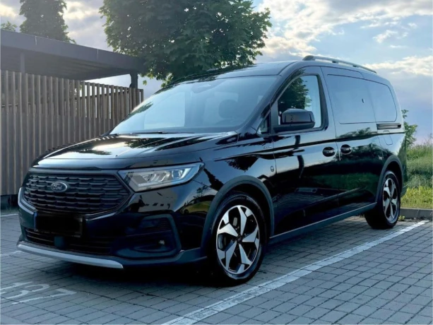 ford-tourneo-connect-grand-active-7-miest-panorama-big-2