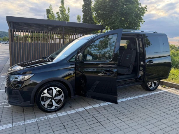 ford-tourneo-connect-grand-active-7-miest-panorama-big-0