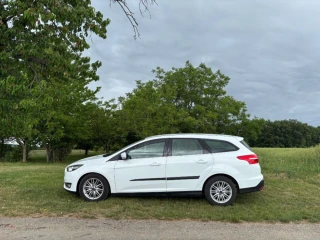 ford-focus-kombi-10-ecoboost-edition-x-74kw-100hp-m5