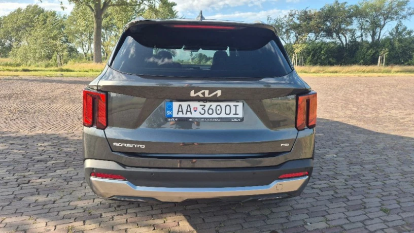 kia-sorento-22-crdi-2025-platinum-6m-panorama-big-3