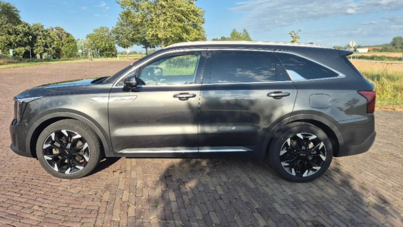 kia-sorento-22-crdi-2025-platinum-6m-panorama-big-2