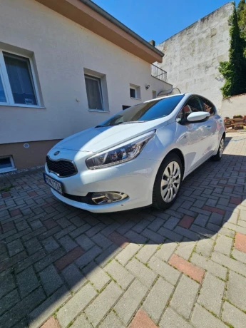 kia-ceed-kia-ceed-big-0
