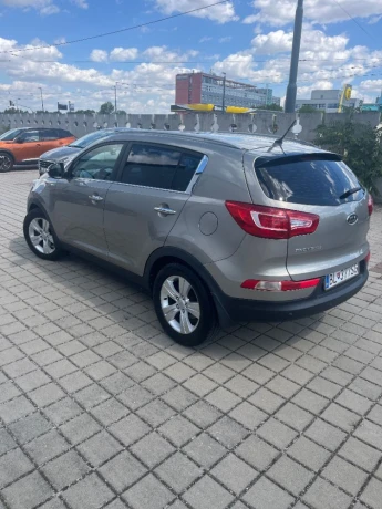 kia-sportage-hneda-metaliza-big-3