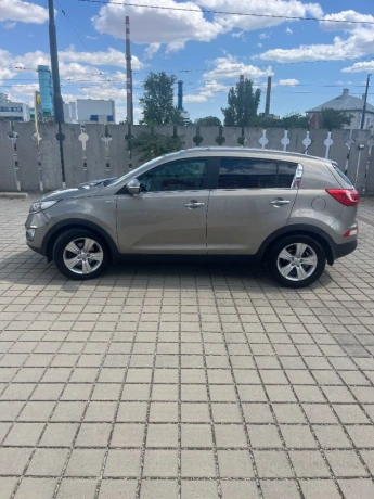 kia-sportage-hneda-metaliza-big-1