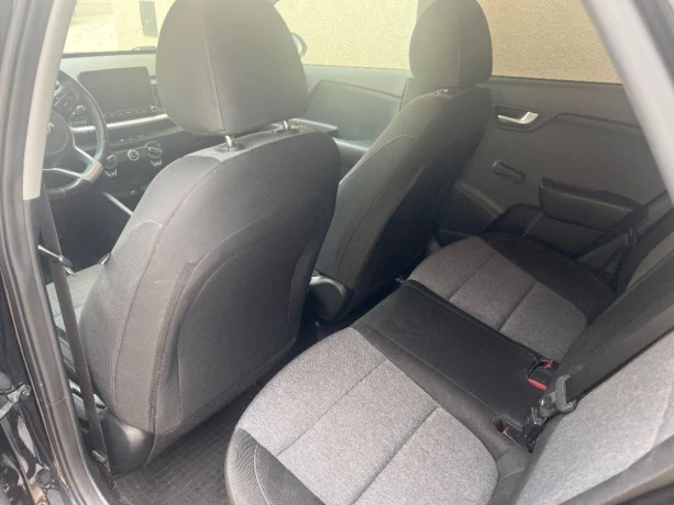 kia-stonic-silverstone-automat-big-2