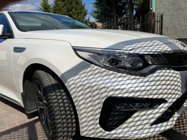 kia-optima-sw-plug-in-hybrid-big-2